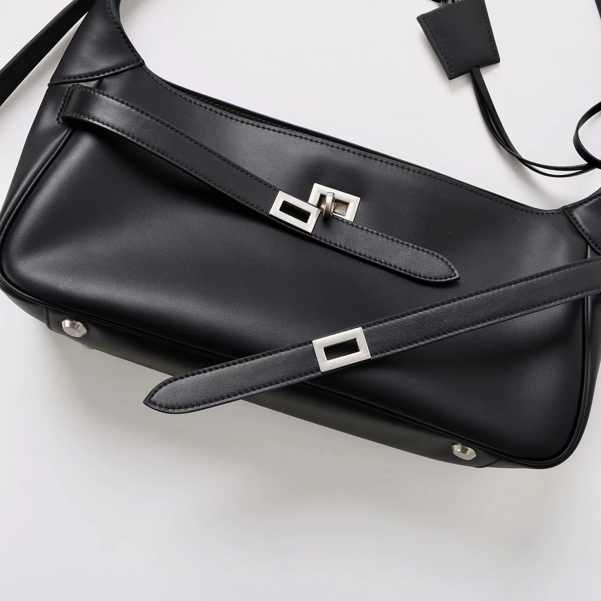 Women’s Waxed Calfskin Crossbody Baguette Bag | Effortless Vintage Grace
