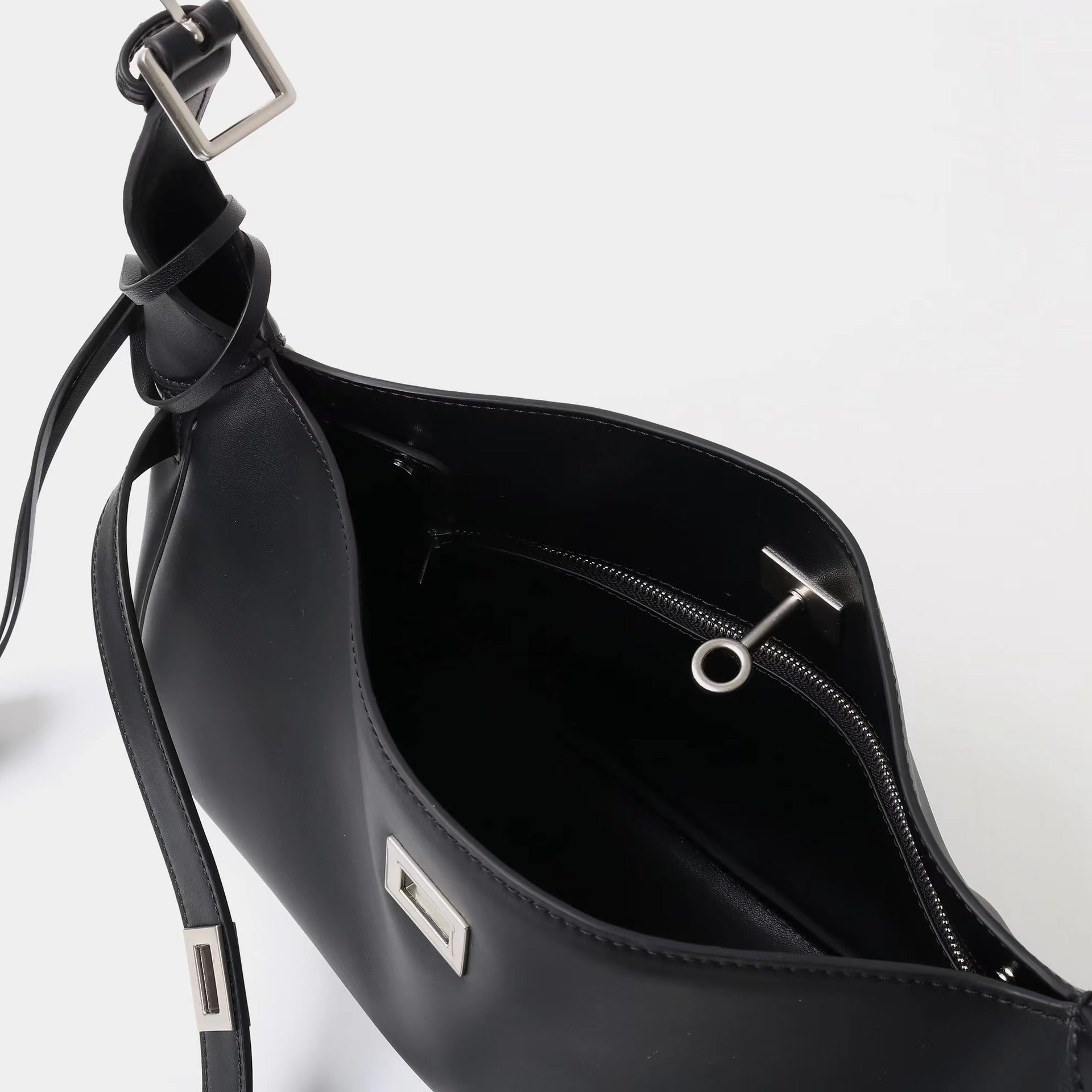 Women’s Waxed Calfskin Crossbody Baguette Bag | Effortless Vintage Grace