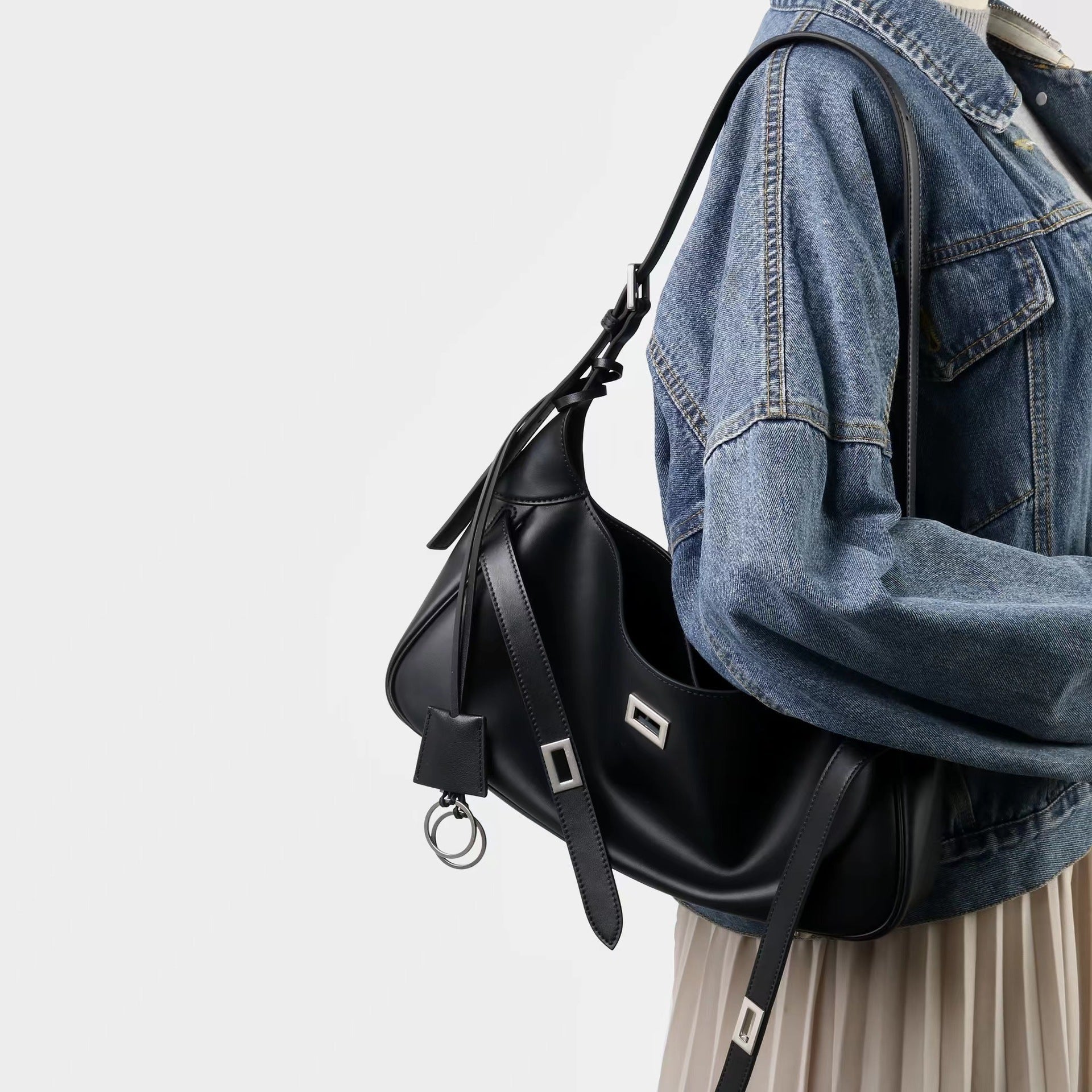 Women’s Waxed Calfskin Crossbody Baguette Bag | Effortless Vintage Grace