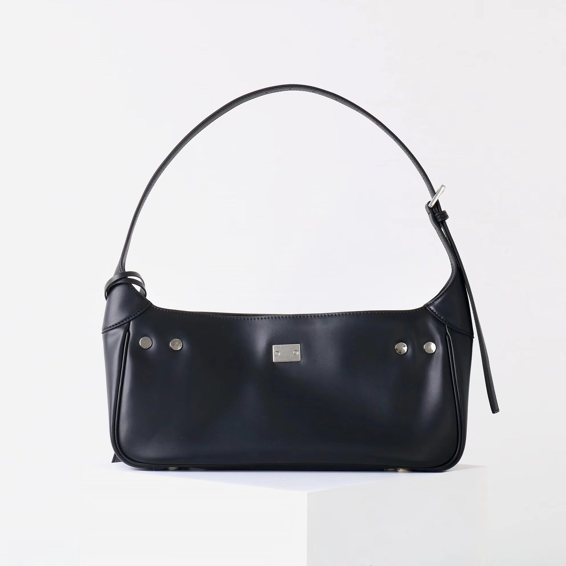 Women’s Waxed Calfskin Crossbody Baguette Bag | Effortless Vintage Grace