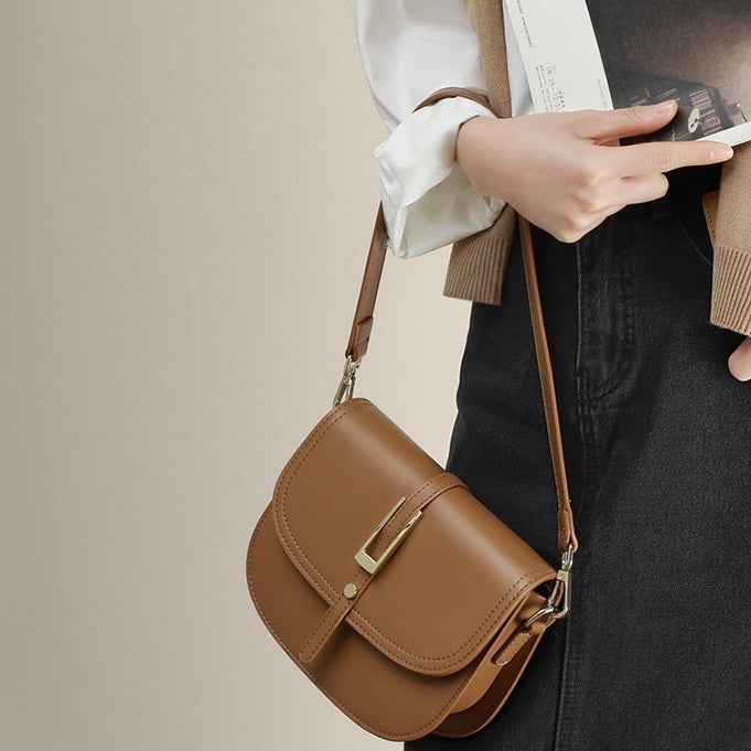 Women’s Leather Saddle Crossbody Shoulder Bag | Effortless Modern Elegance