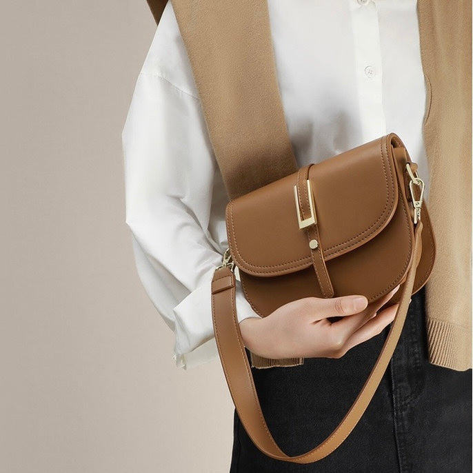 Women’s Leather Saddle Crossbody Shoulder Bag | Effortless Modern Elegance