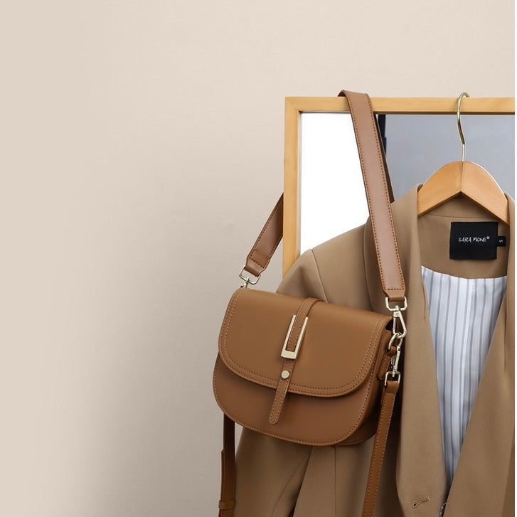 Women’s Leather Saddle Crossbody Shoulder Bag | Effortless Modern Elegance