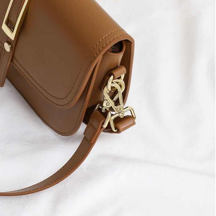 Women’s Leather Saddle Crossbody Shoulder Bag | Effortless Modern Elegance