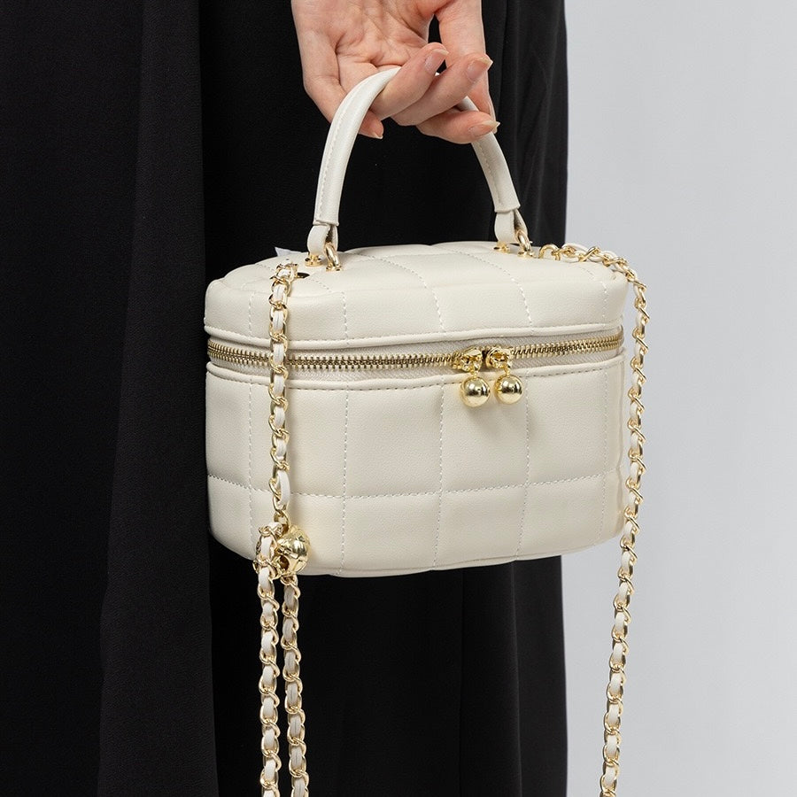 Women’s Textured Genuine Leather Chain Shoulder Bag | Effortless Timeless Elegance