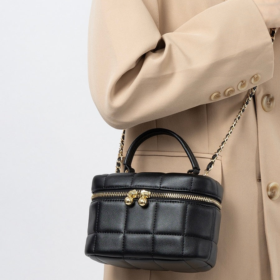 Women’s Textured Genuine Leather Chain Shoulder Bag | Effortless Timeless Elegance