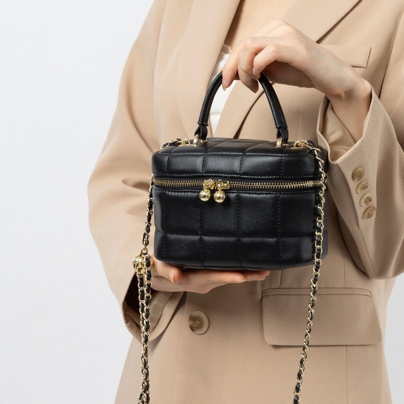 Women’s Textured Genuine Leather Chain Shoulder Bag | Effortless Timeless Elegance