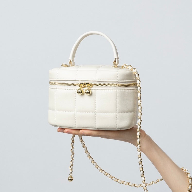 Women’s Textured Genuine Leather Chain Shoulder Bag | Effortless Timeless Elegance