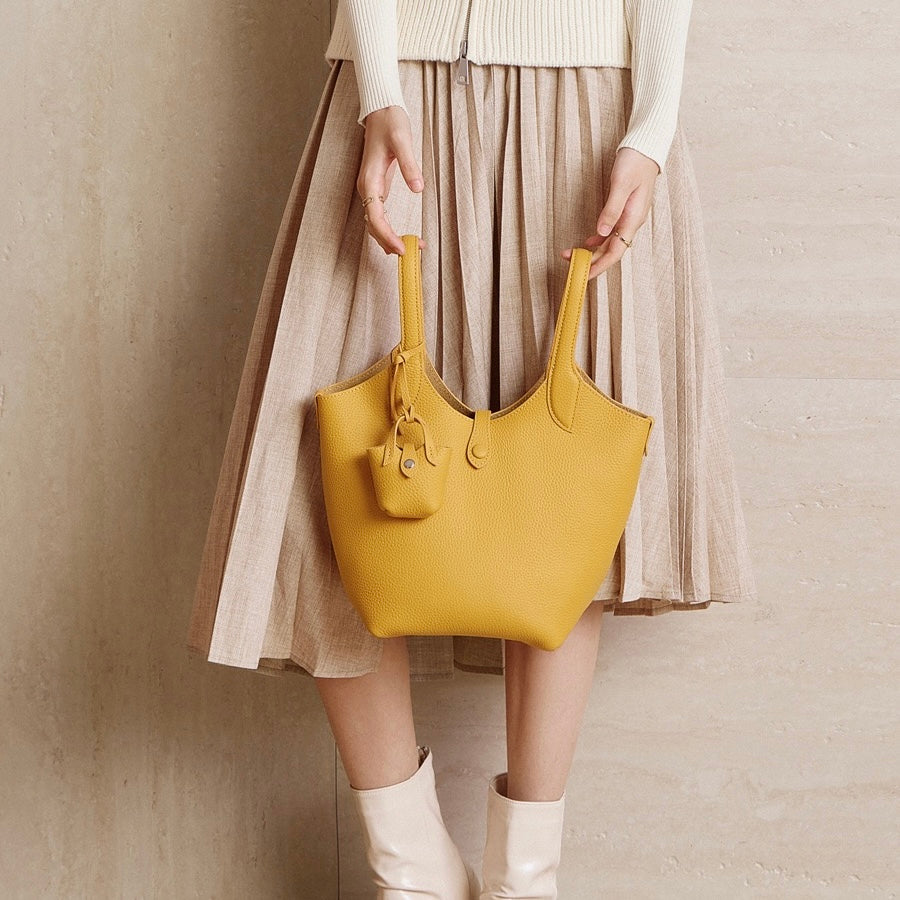 Women’s Pebbled Leather Bucket Bag | Effortless Elegance With Mini Pouch