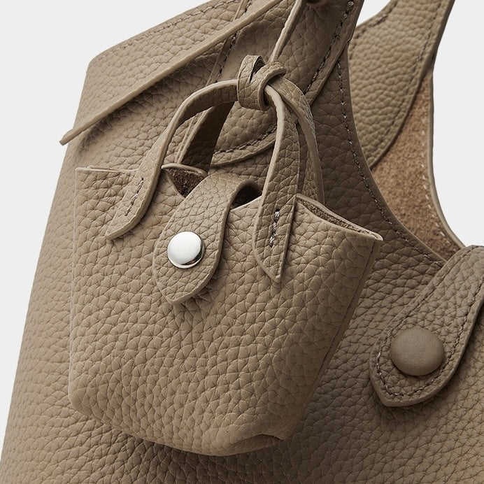 Women’s Pebbled Leather Bucket Bag | Effortless Elegance With Mini Pouch