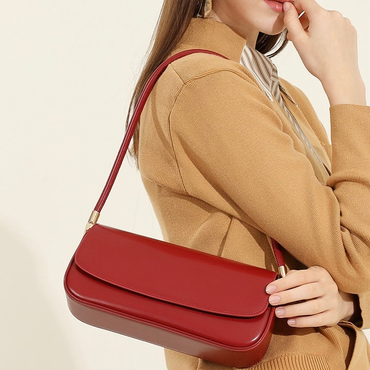 Women’s Genuine Leather Minimalist Saddle Tote | Effortless Commuter Elegance