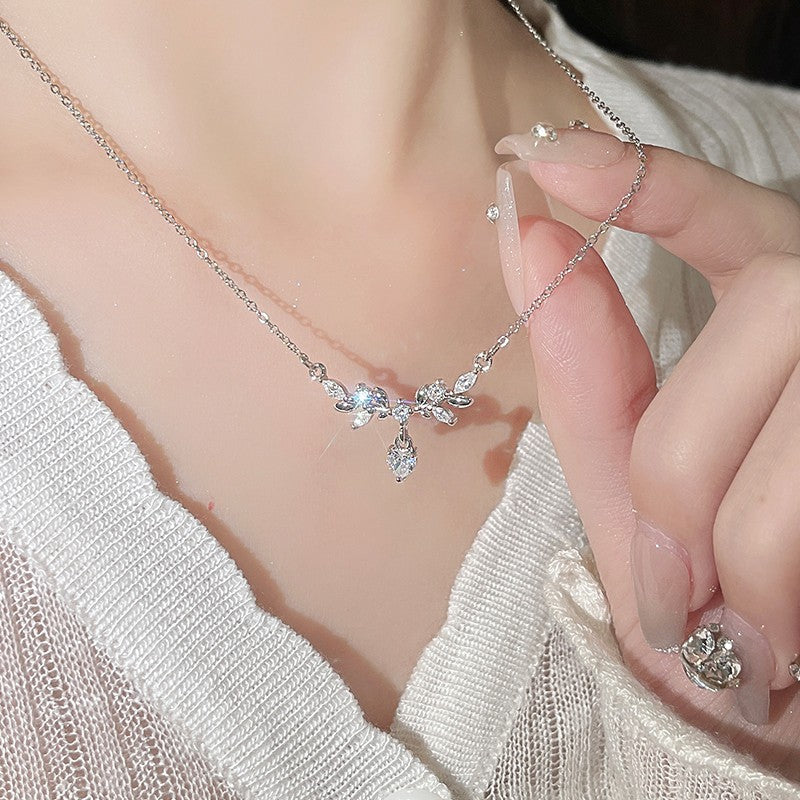 Women’s Laurel Blossom Dream Necklace | Effortless Floral Elegance