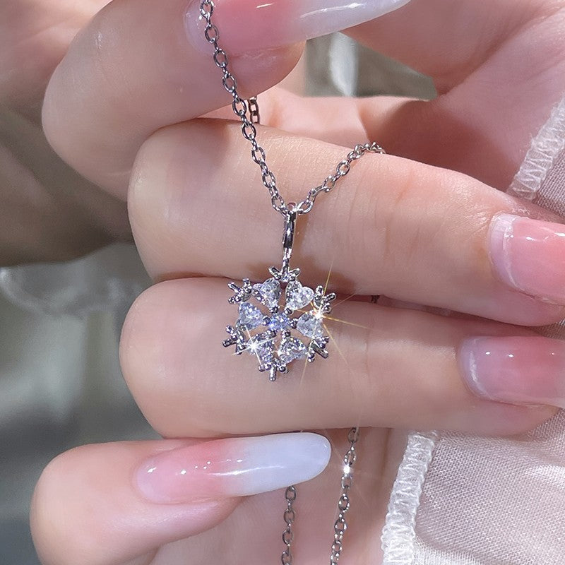 Winter Snowflake Necklace | Effortless Winter Radiance