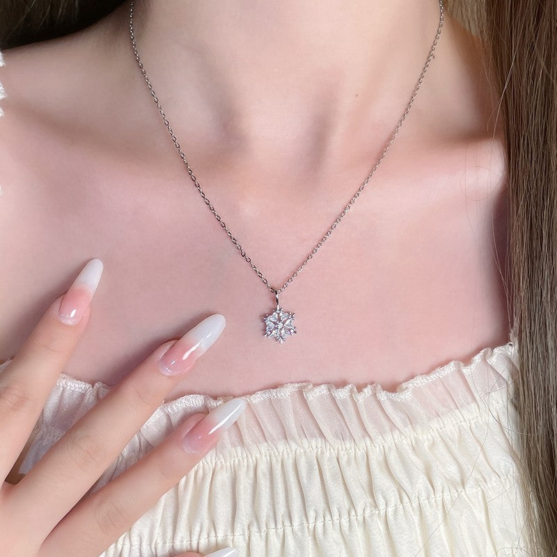 Winter Snowflake Necklace | Effortless Winter Radiance
