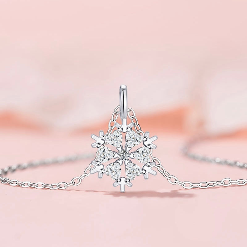 Winter Snowflake Necklace | Effortless Winter Radiance