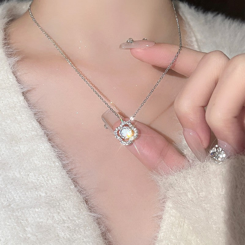 Silver Clover Serenity Necklace | Quiet Radiance Timeless Elegance