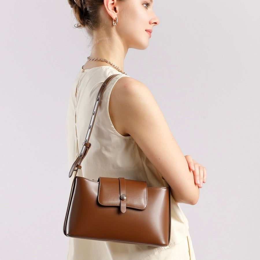Leather Handheld Shoulder Bag | Effortless Versatile Commuter Elegance
