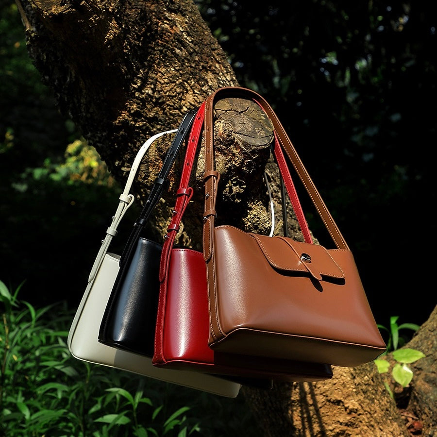 Leather Handheld Shoulder Bag | Effortless Versatile Commuter Elegance