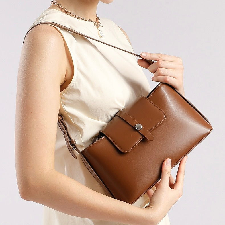 Leather Handheld Shoulder Bag | Effortless Versatile Commuter Elegance