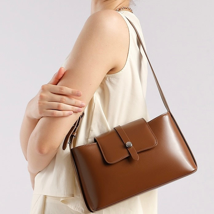 Leather Handheld Shoulder Bag | Effortless Versatile Commuter Elegance