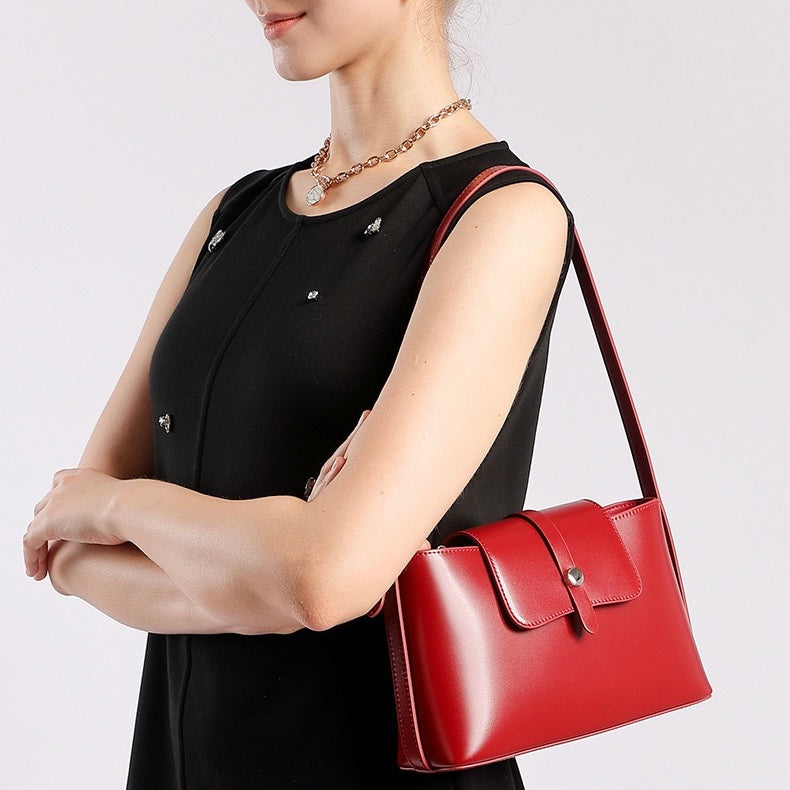 Leather Handheld Shoulder Bag | Effortless Versatile Commuter Elegance