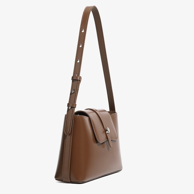 Leather Handheld Shoulder Bag | Effortless Versatile Commuter Elegance