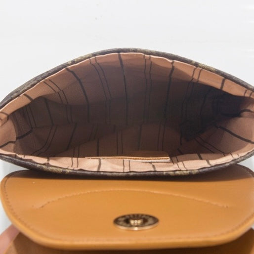 Vintage Print Rabbit Flip-Top Women’s Phone Crossbody Bag | Understated Luxury