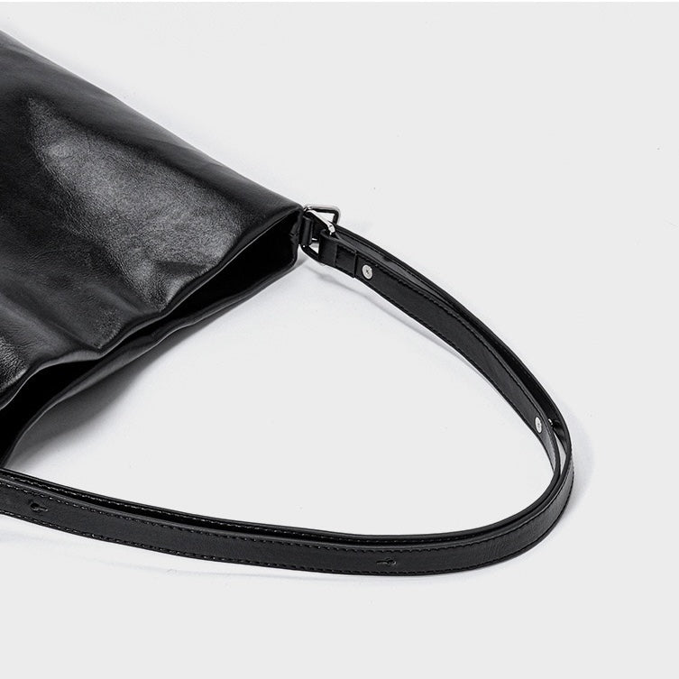 Women's Leather Chain Strap Bucket Bag | Effortless Modern Elegance