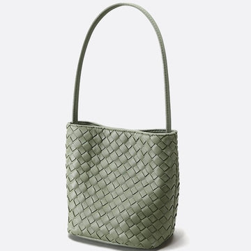 Women’s Genuine Sheepskin Woven Bucket Bag | Effortless Vintage Poise