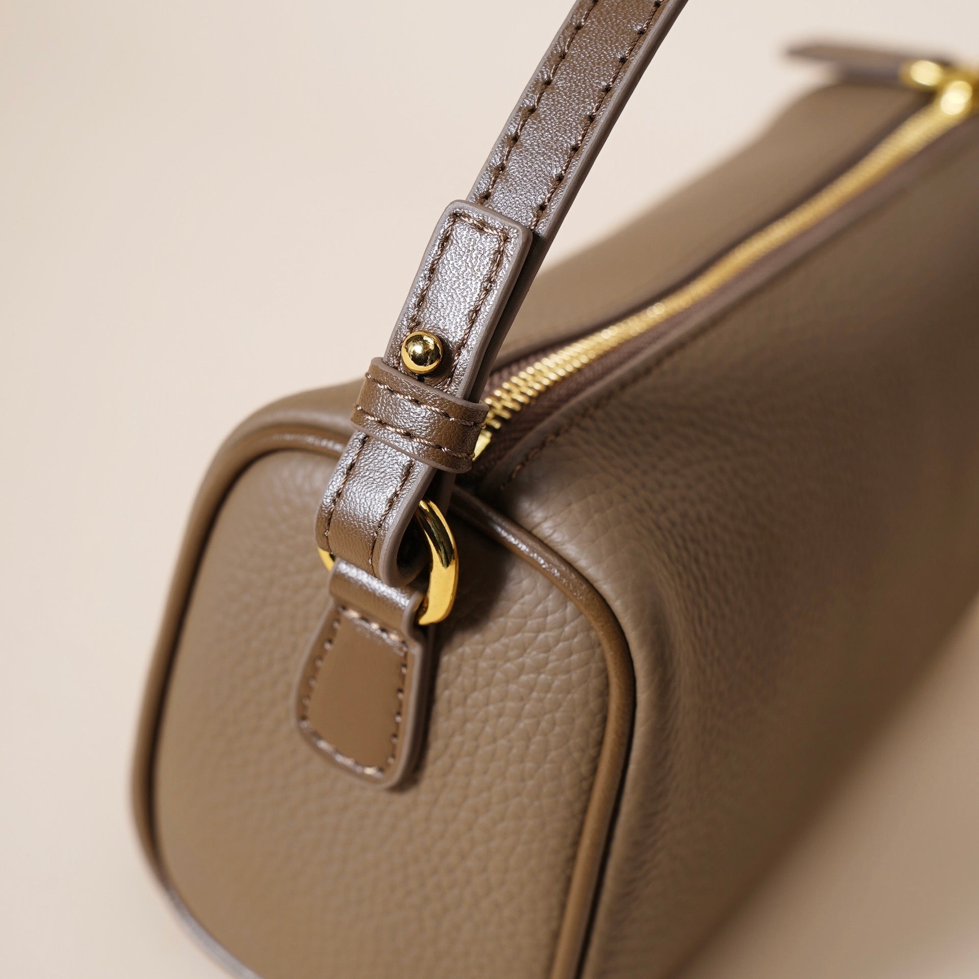 Women’s Genuine Leather Minimalist Quilted Crossbody Clutch Bag | Effortless Elegance