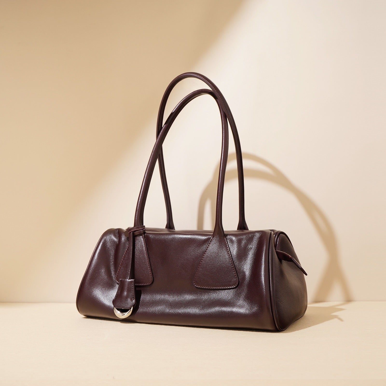 Women’s Genuine Leather Triangle Barrel Shoulder Bag | Effortless Vintage Poise