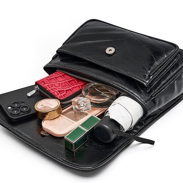 Women’s Genuine Leather Chain Detail Messenger Shoulder Bag | Spacious Elegance