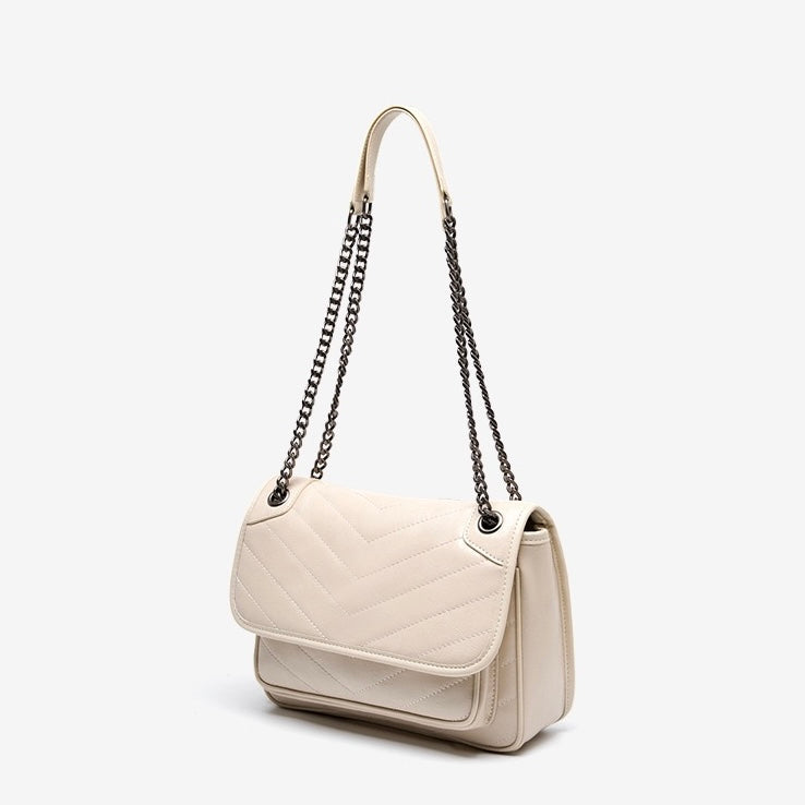 Women’s Genuine Leather Chain Detail Messenger Shoulder Bag | Spacious Elegance