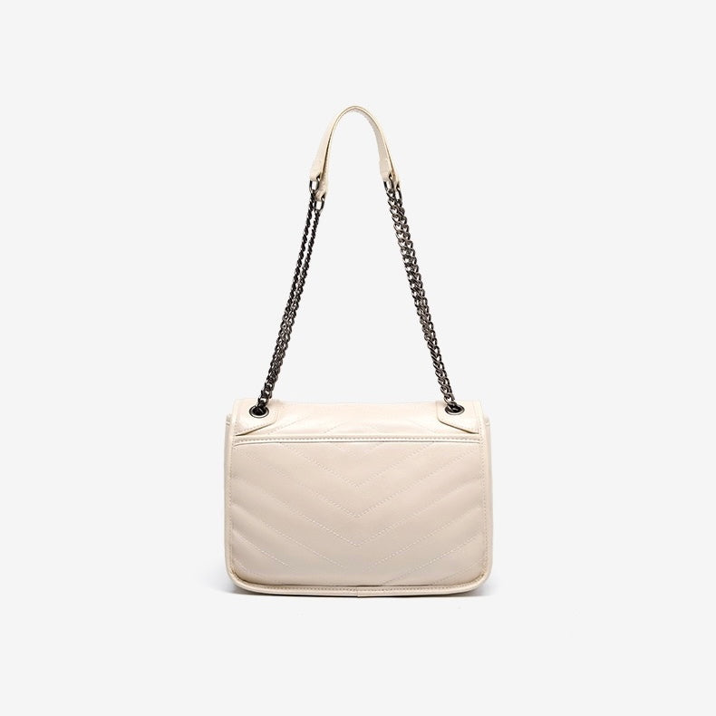 Women’s Genuine Leather Chain Detail Messenger Shoulder Bag | Spacious Elegance