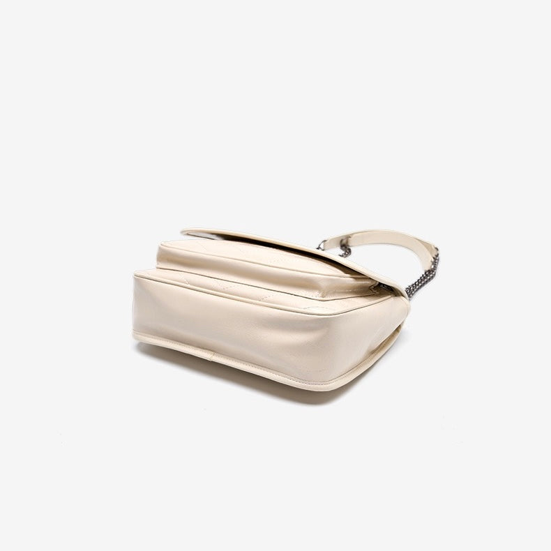 Women’s Genuine Leather Chain Detail Messenger Shoulder Bag | Spacious Elegance