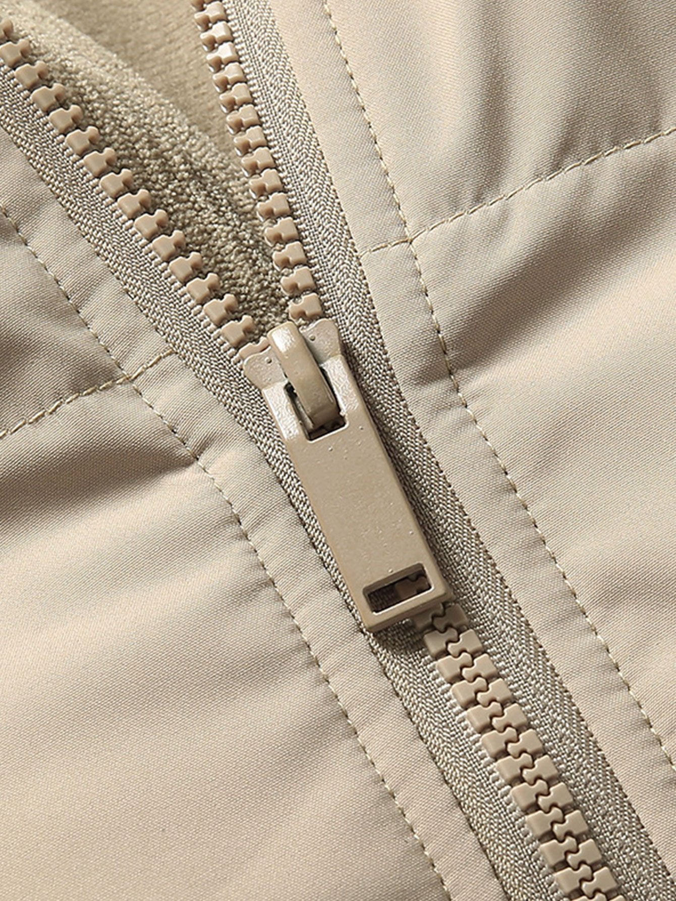 Men's Oversized Winter Puffer Jacket | Sleek Warmth and Quiet Confidence