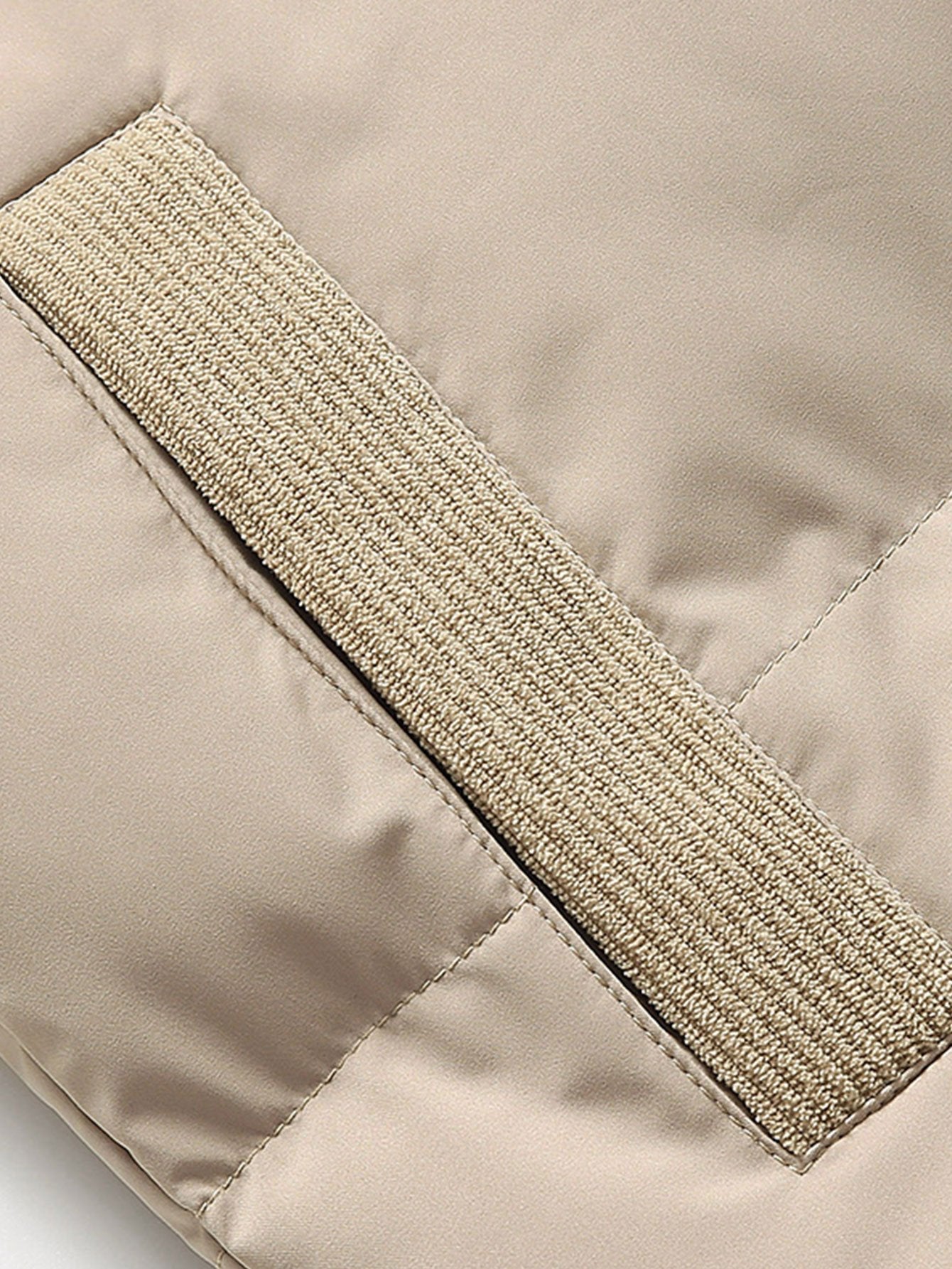 Men's Oversized Winter Puffer Jacket | Sleek Warmth and Quiet Confidence